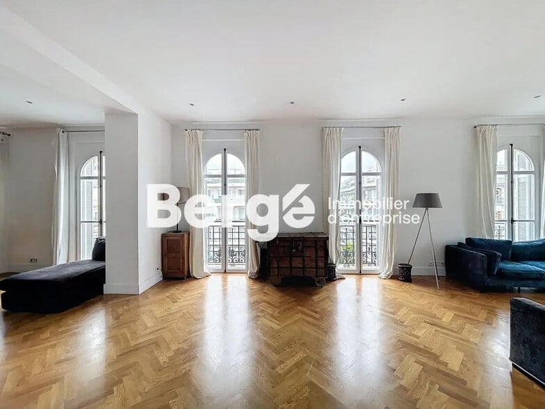 Bureau dans Nice à vendre - Photo de l’immeuble – Image 3 sur 16