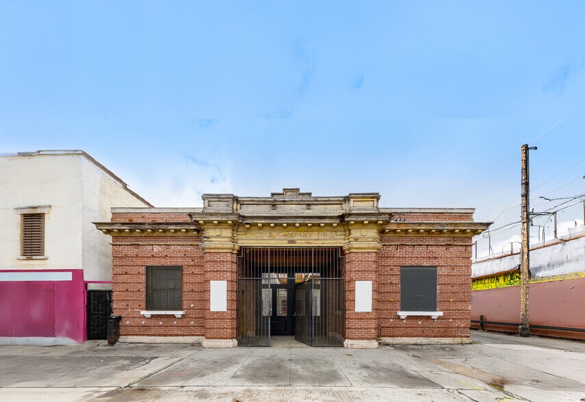 244 W Florence Ave, Los Angeles, CA à vendre - Photo de l’immeuble – Image 1 sur 31