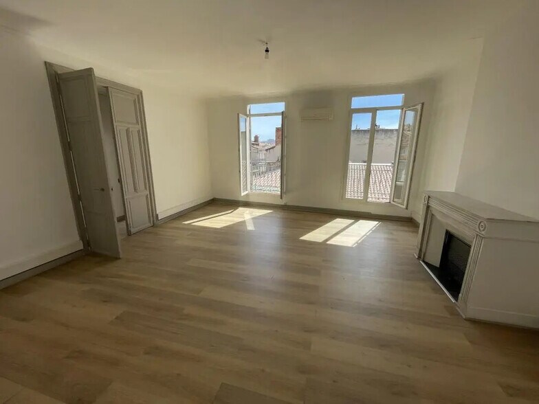 Bureau dans Marseille à louer - Photo de l’immeuble – Image 1 sur 20