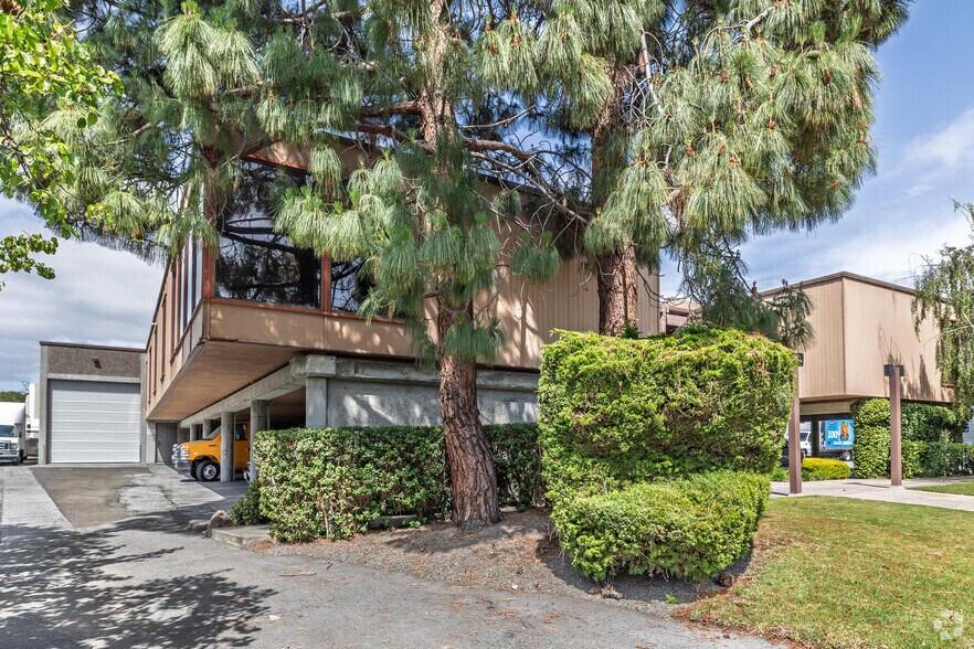 330 Hatch Dr, Foster City, CA à vendre - Photo de l’immeuble – Image 3 sur 4