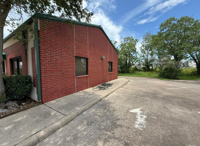 4909 Highway 69 S, Beaumont, TX à louer - Photo de l’immeuble – Image 2 sur 6