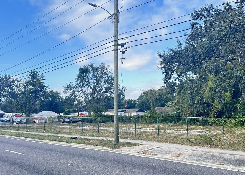 10102 N Nebraska Ave, Tampa, FL à vendre - Photo de l’immeuble – Image 3 sur 6