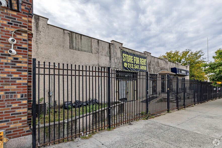 1860 E Tremont Ave, Bronx, NY à vendre - Photo de l’immeuble – Image 3 sur 8