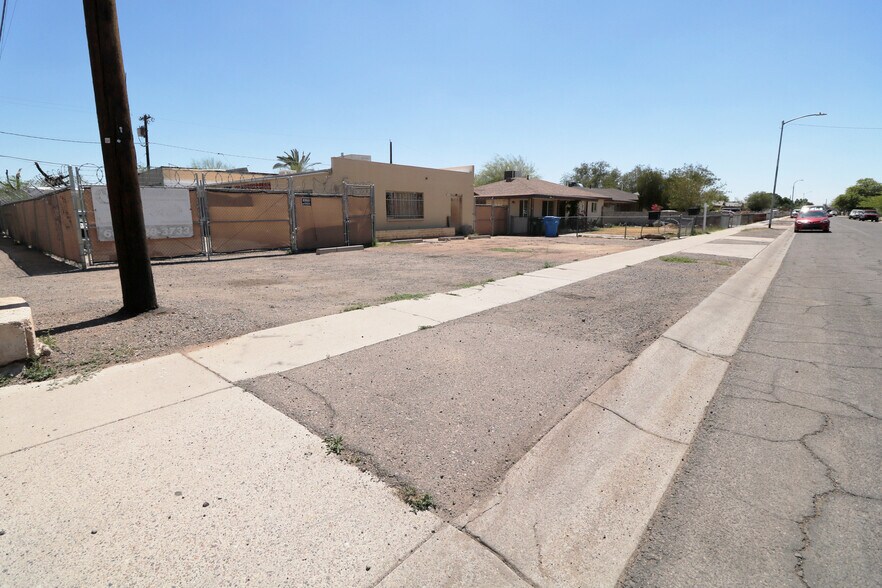 11 W Illini St, Phoenix, AZ à vendre - Photo de l’immeuble – Image 3 sur 4