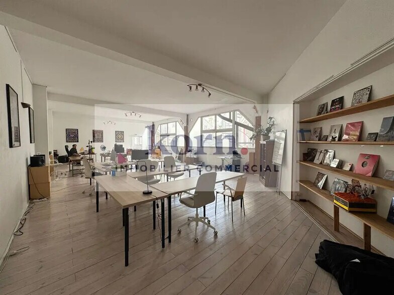 Local commercial dans Paris à louer - Photo de l’immeuble – Image 3 sur 8
