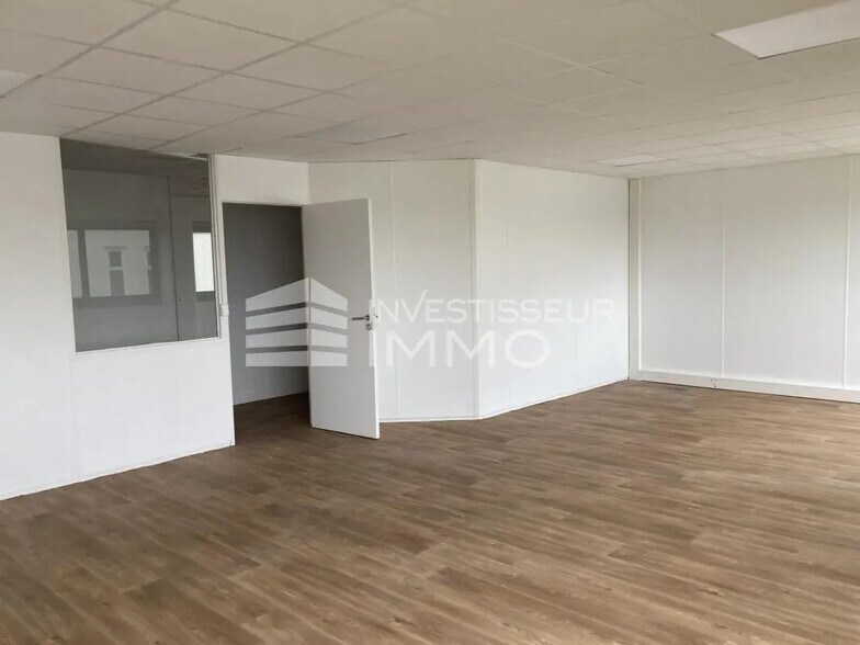 Bureau dans Asnières-sur-Seine à vendre - Photo de l’immeuble – Image 3 sur 4