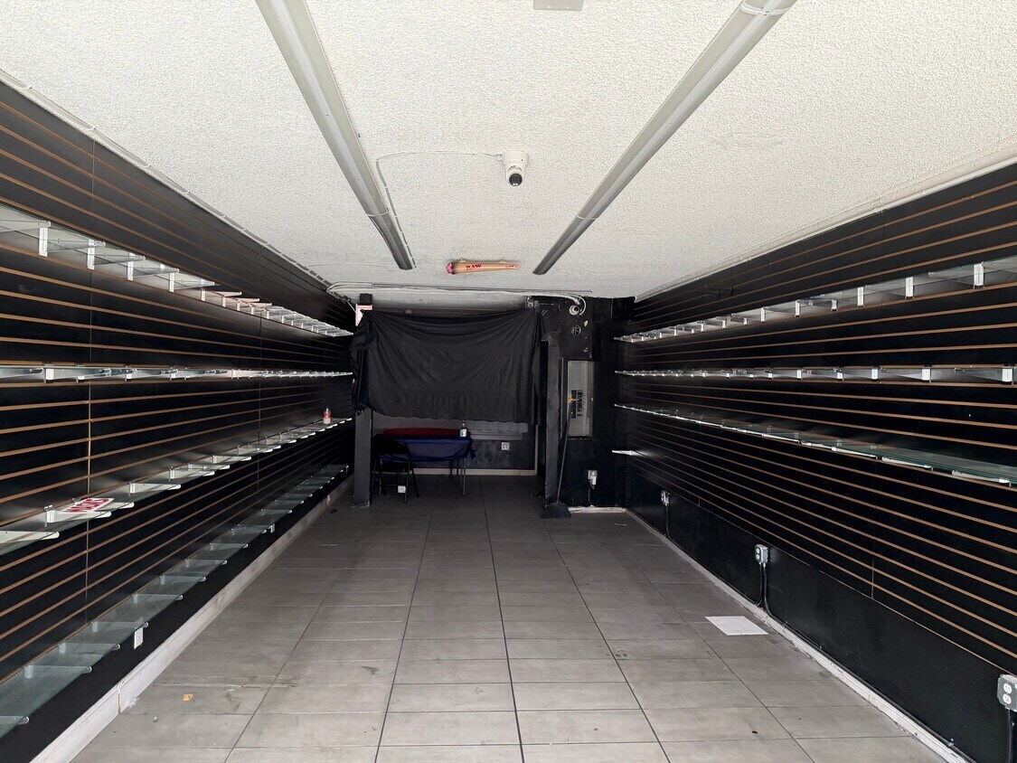 7801 Melrose Ave, Los Angeles, CA à louer Photo intérieure– Image 1 sur 1