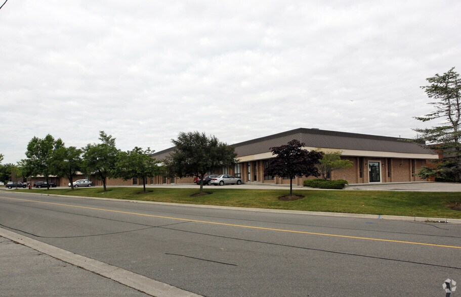 5035 Timberlea Blvd, Mississauga, ON à louer - Photo de l’immeuble – Image 2 sur 2