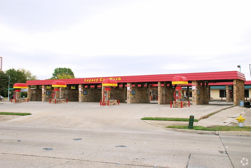 2004 W Buckingham Rd, Garland, TX à vendre - Photo de l’immeuble – Image 1 sur 14