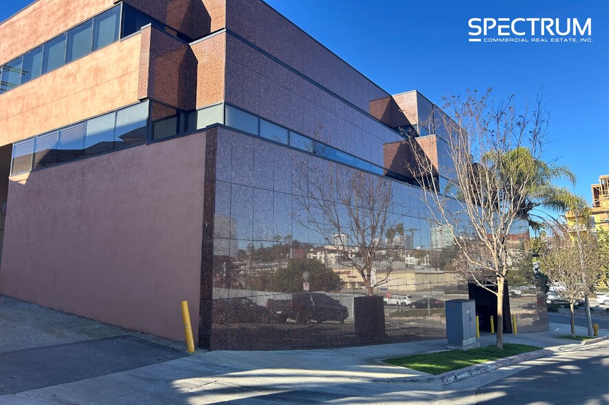 10436 Santa Monica Blvd, Los Angeles, CA à louer - Photo de l’immeuble – Image 3 sur 4