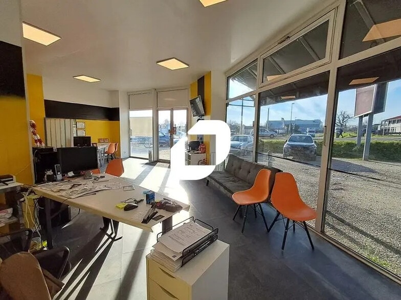 Bureau dans Lormont à louer - Photo intérieure – Image 1 sur 6