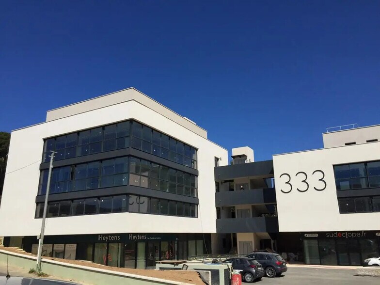 333 Avenue Marcel Paul (Rd 63), La Seyne-sur-Mer à louer - Photo de l’immeuble – Image 2 sur 4