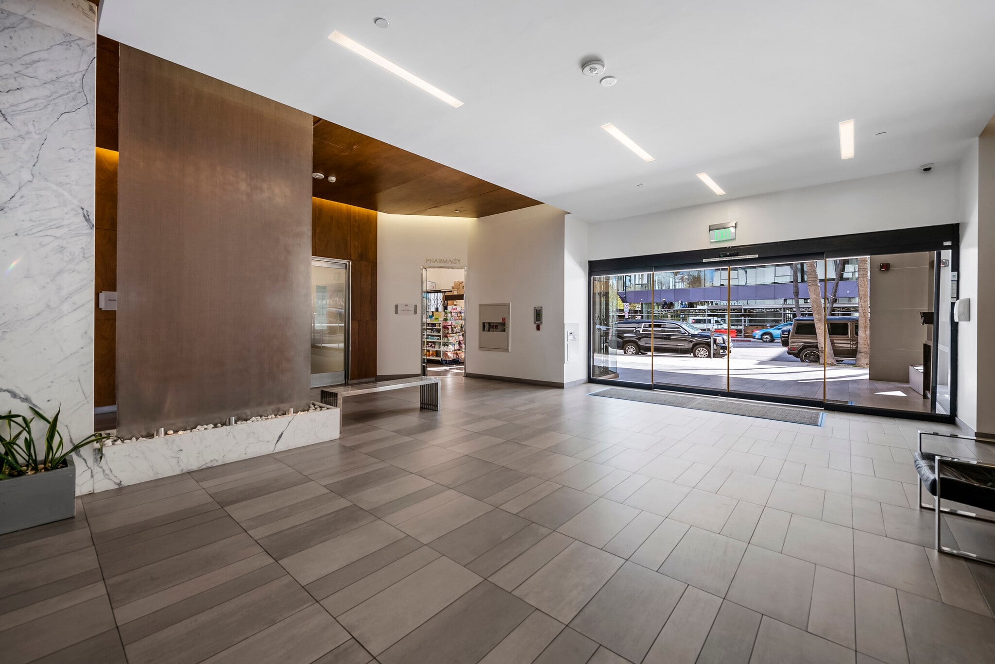 9001 Wilshire Blvd, Beverly Hills, CA à louer Photo intérieure– Image 1 sur 8