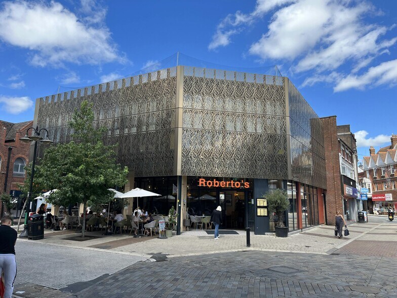 11 Bull Ln, High Wycombe à louer - Photo de l’immeuble – Image 1 sur 10