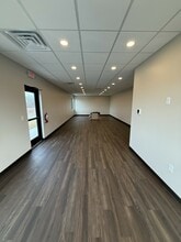 7450 Suncrest Dr, Lincoln, NE à louer Photo intérieure– Image 1 sur 2