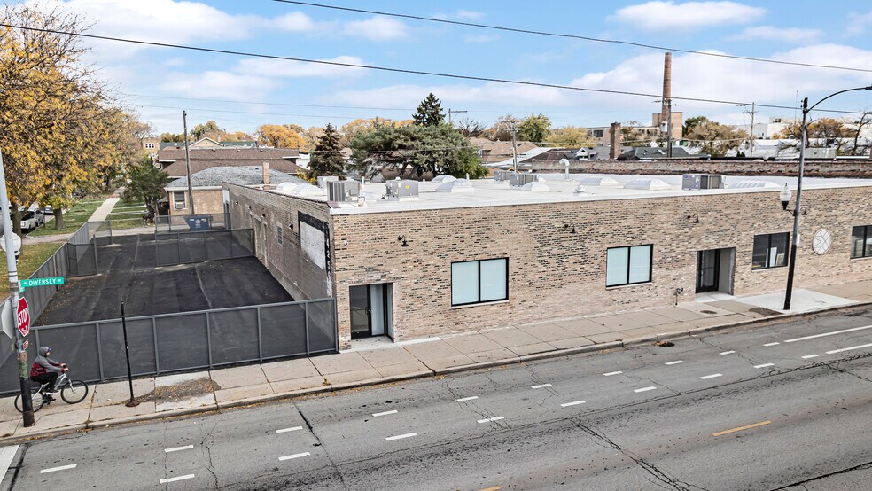 4256 W Diversey Ave, Chicago, IL à louer - Aérien – Image 3 sur 18