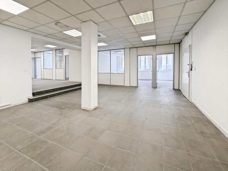Bureau dans Marseille à louer - Photo de l’immeuble – Image 1 sur 20