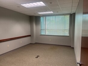 1822 E Highway 54, Durham, NC à louer Photo intérieure– Image 2 sur 4