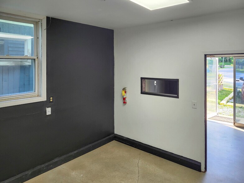 1331 W 11th St, Bloomington, IN à louer - Photo de l’immeuble – Image 3 sur 9