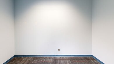 100 Grove Rd, West Deptford, NJ à louer Numérisation 3D Matterport– Image 1 sur 15