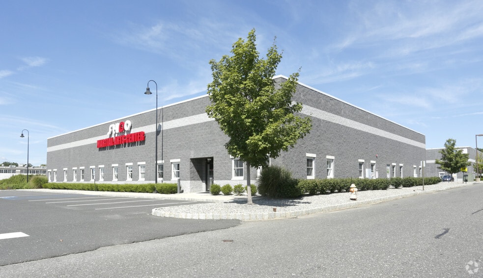 200 Business Park Dr, Freehold, NJ à louer - Photo principale – Image 1 sur 13