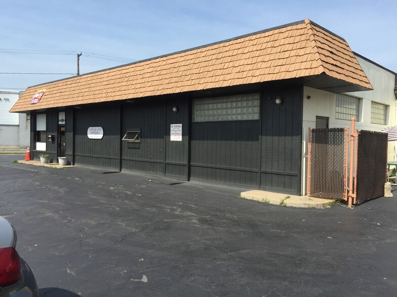 2323 Hyde Park Blvd, Niagara Falls, NY à vendre - Photo de l’immeuble – Image 3 sur 3