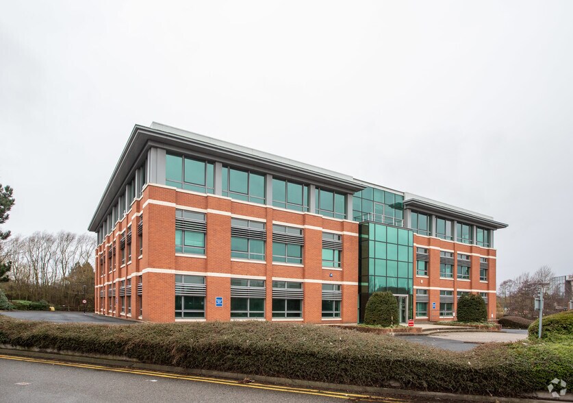 T2 Bickenhill Ln, Birmingham à vendre - Photo de l’immeuble – Image 2 sur 2