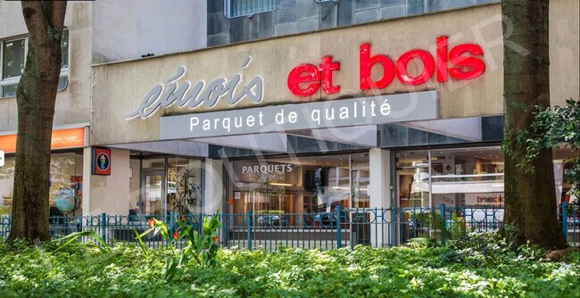 Plus de détails pour Local commercial à vendre