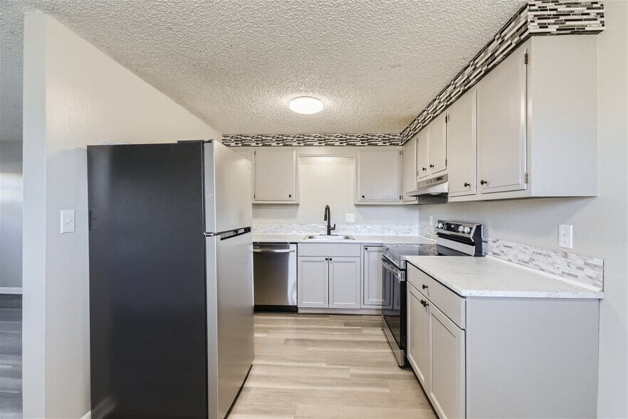 2947 Glendale Dr, Evans, CO à vendre - Photo de l’immeuble – Image 2 sur 13