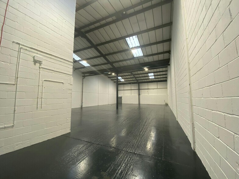 4-14 Lambhill Quadrant, Glasgow à louer - Photo de l’immeuble – Image 2 sur 9