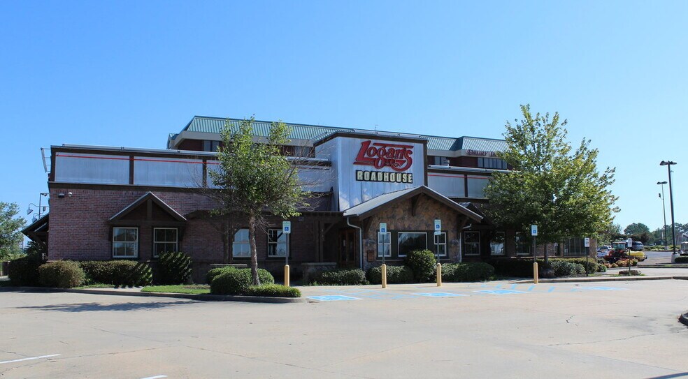 600 E County Line Rd, Ridgeland, MS à louer - Photo de l’immeuble – Image 1 sur 3