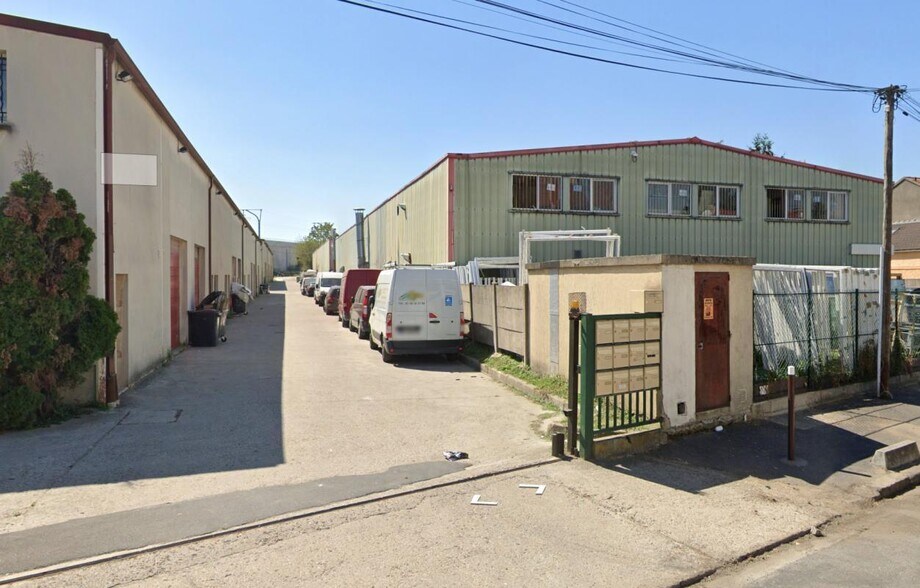 Industriel/Logistique dans Stains à louer - Photo de l’immeuble – Image 3 sur 33