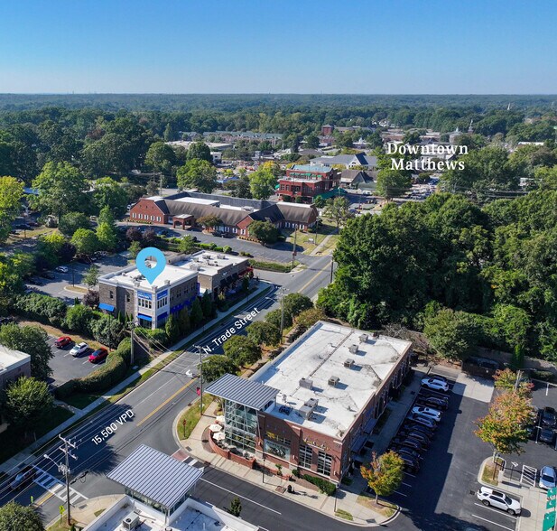 324 N Trade St, Matthews, NC à louer - Photo de l’immeuble – Image 3 sur 4
