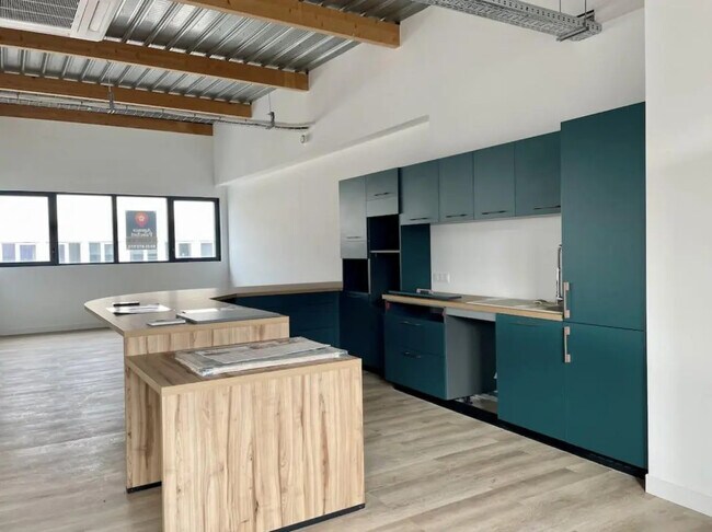 Plus de détails pour Bureau à louer
