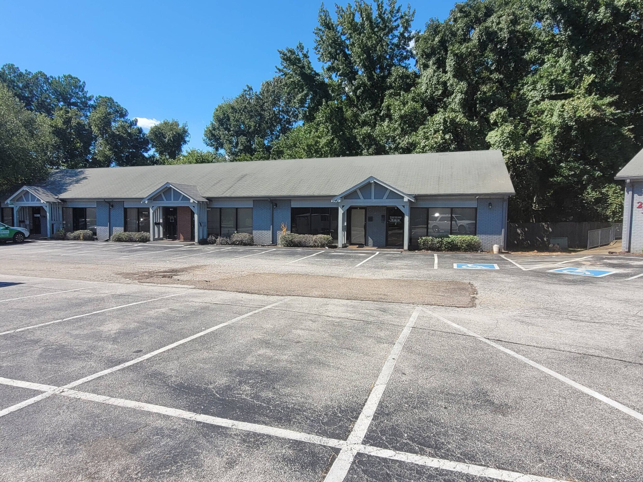 219-239 N Parkway, Jackson, TN à louer Photo de l’immeuble– Image 1 sur 11