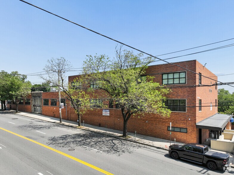 949-955 Yonkers Ave, Yonkers, NY à louer - Photo de l’immeuble – Image 1 sur 9