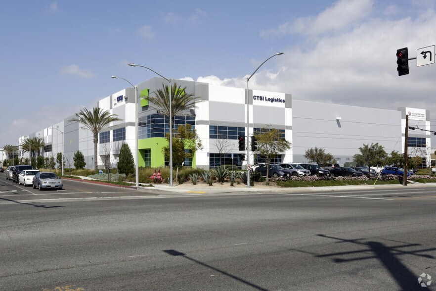 2517 W Rosecrans Ave, Los Angeles, CA à louer - Photo principale – Image 3 sur 11