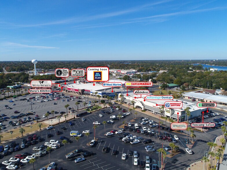 99 Eglin Pky NE, Fort Walton Beach, FL à louer - Photo de l’immeuble – Image 2 sur 19