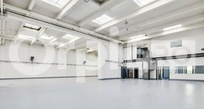 Plus de détails pour Bureau, Local d'activités à louer