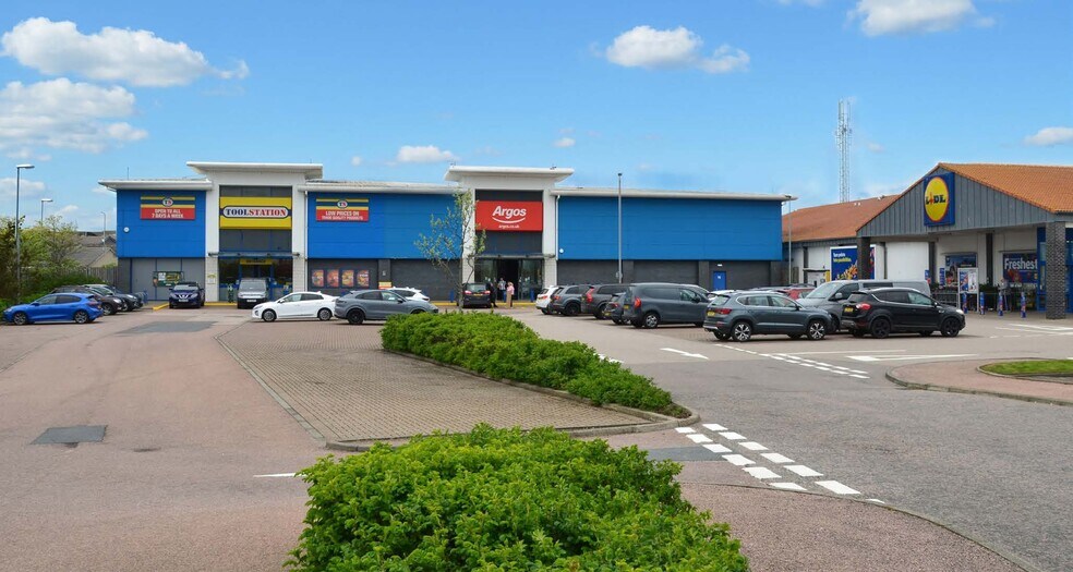 South Harbour Road Retail Park portefeuille de 2 biens à vendre sur LoopNet.fr - Photo de l’immeuble – Image 2 sur 7