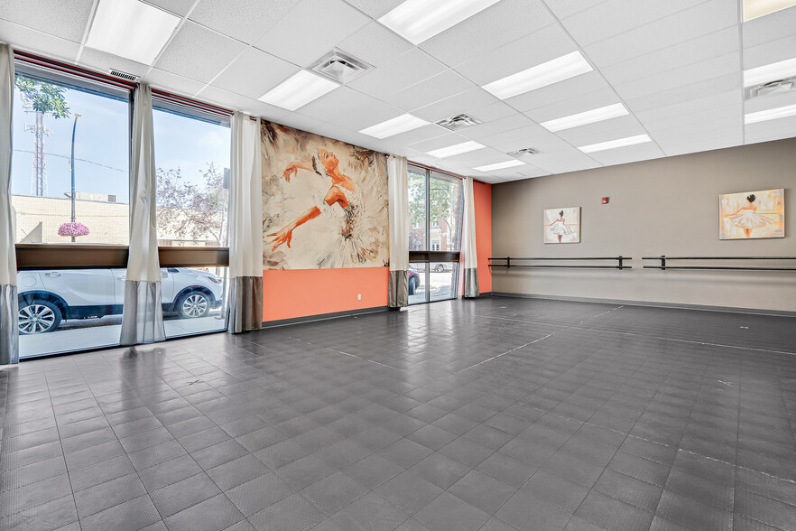 4916 50 Av, Lloydminster, AB à louer - Photo intérieure – Image 2 sur 31