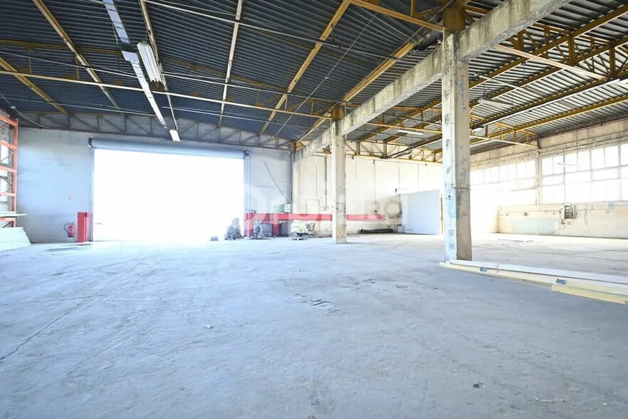 Local d’activités dans Saint-Pierre-de-Chandieu à louer - Photo intérieure – Image 2 sur 12