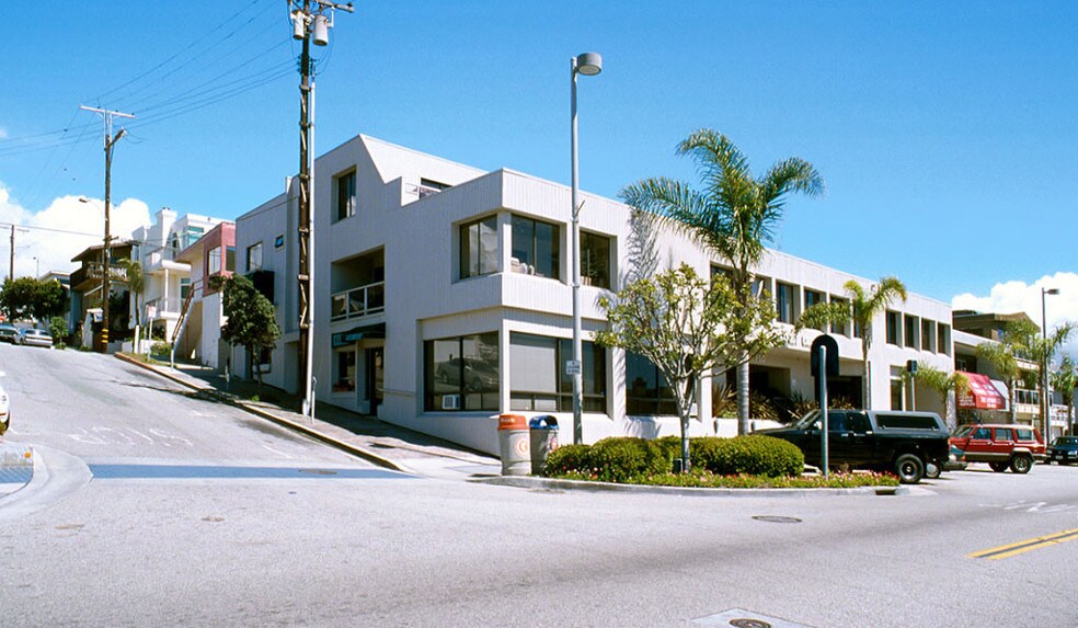 820 Manhattan Ave, Manhattan Beach, CA à louer - Photo de l’immeuble – Image 2 sur 3