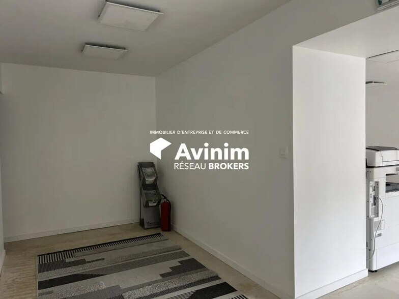 Local commercial dans La Verpillière à louer - Photo intérieure – Image 3 sur 7