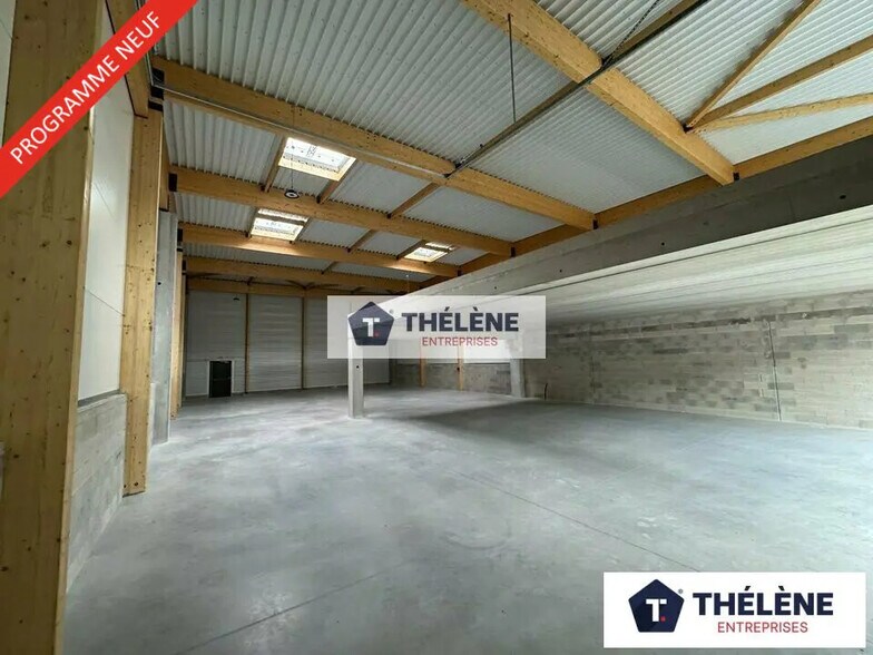 Local d'activités dans Gallargues-le-Montueux à vendre - Photo de l’immeuble – Image 2 sur 9