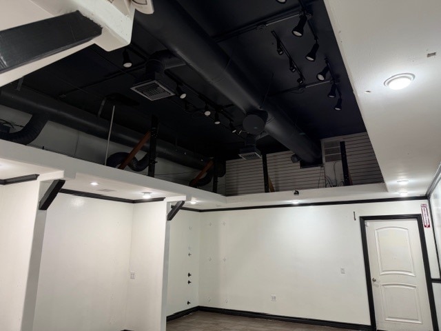 106 W Lime Ave, Monrovia, CA à louer Photo intérieure– Image 1 sur 6