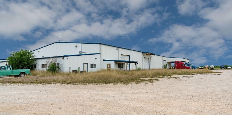 2995 County Road 430, Pleasanton, TX à vendre - Photo principale – Image 2 sur 12