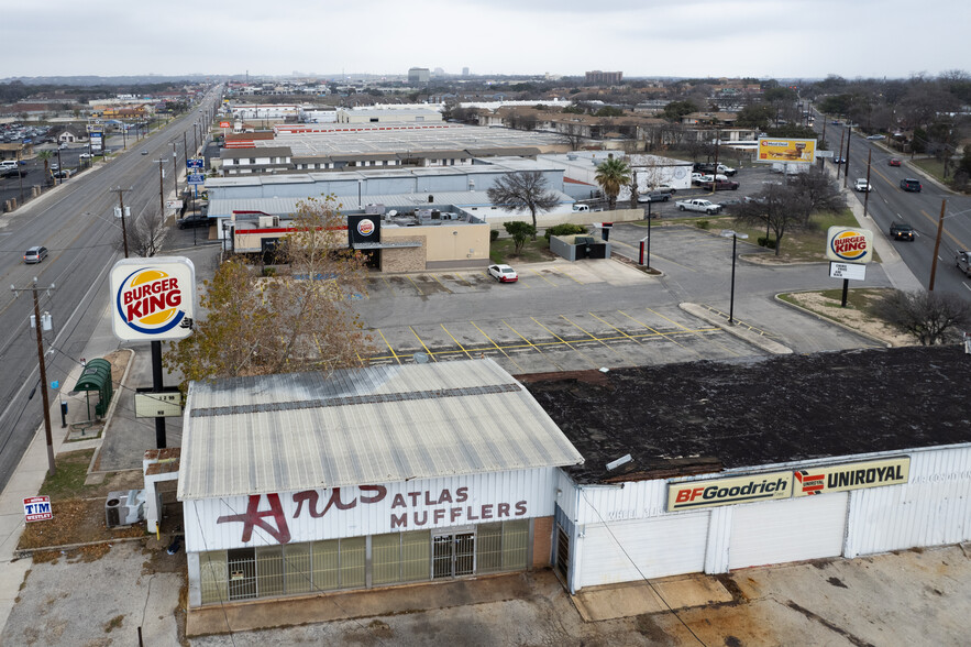 3350 Fredericksburg Rd, San Antonio, TX à louer - Photo de l’immeuble – Image 1 sur 12