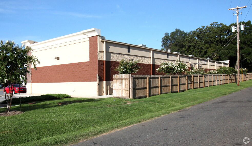 1416 Hollywood Ave, Shreveport, LA à louer - Photo de l’immeuble – Image 2 sur 2