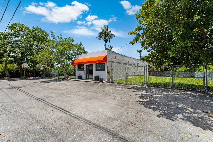 126 NE 1st Ave, Dania Beach, FL à vendre - Photo de l’immeuble – Image 3 sur 27